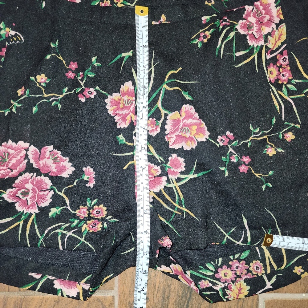 Wet Seal XL high waisted shortened inseam chiffon floral shorts - Picture 11 of 13